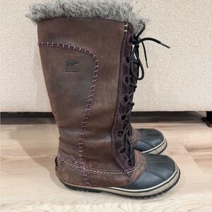 Sorel Women's Brown and Black Lace-Up Winter Boots